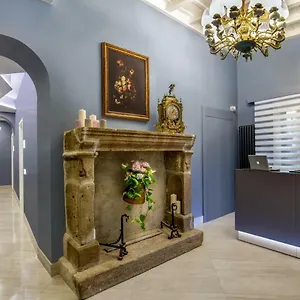 Gcf Luxury Suites, Penzion
